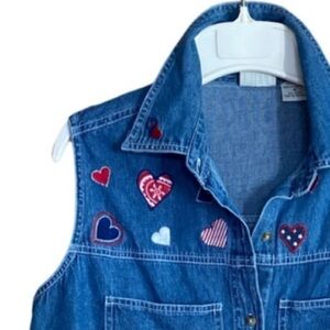 Quizz Again 100% Cotton Med. Sleeveless Denim Patriotic Heart Button Down